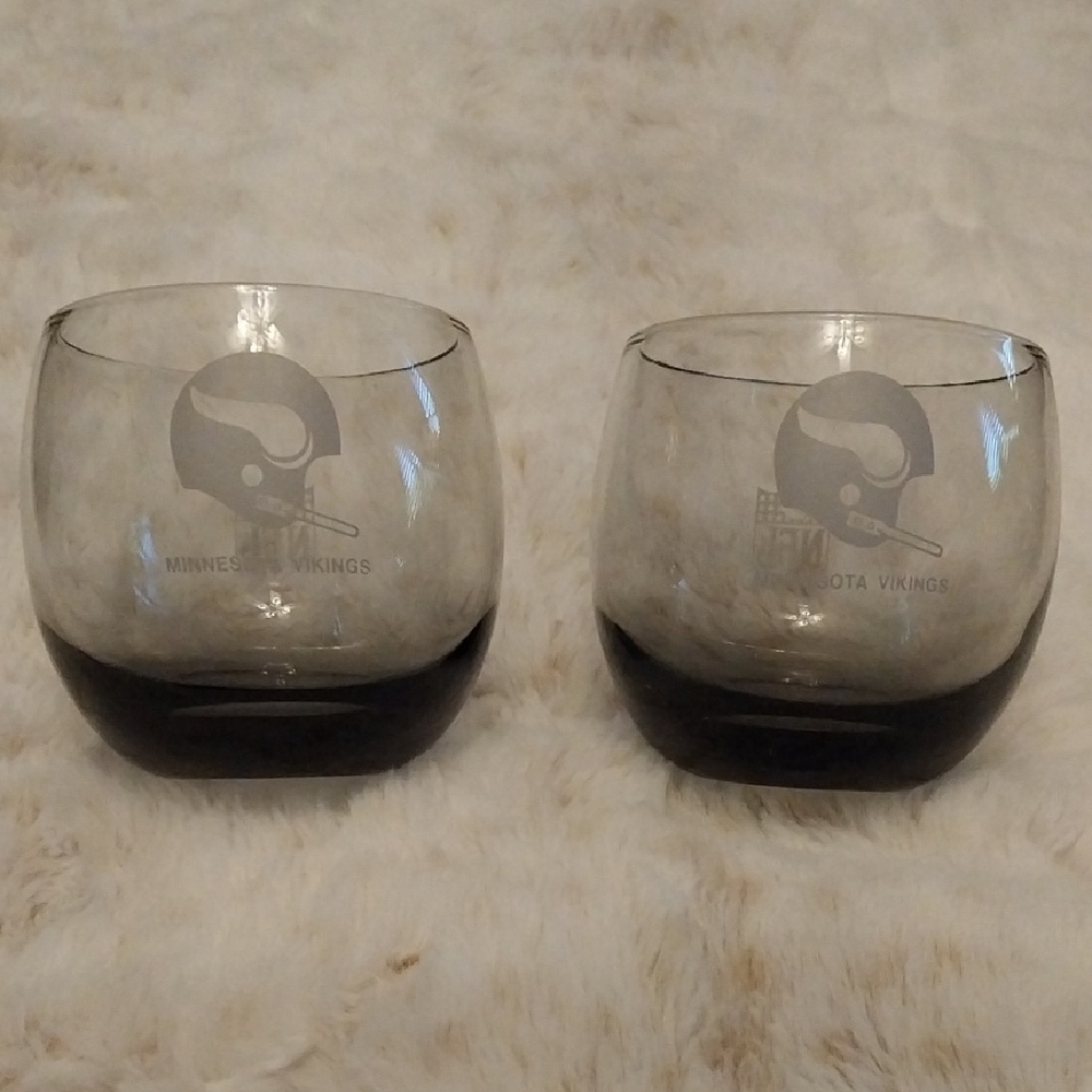 Vintage NFL Minnesota Vikings Black Tumbler Set
